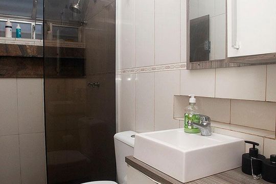 Banheiro 2 de apartamento à venda com 3 quartos, 129m² em Centro Histórico, Porto Alegre