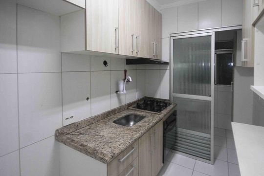 Cozinha de apartamento para alugar com 2 quartos, 57m² em Santa Terezinha, São Paulo