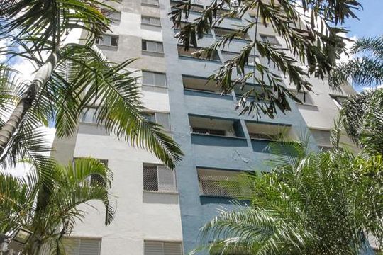 Fachada de apartamento para alugar com 2 quartos, 57m² em Santa Terezinha, São Paulo