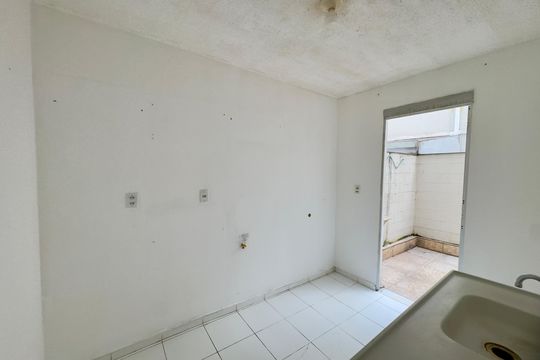 Banheiro de apartamento para alugar com 2 quartos, 52m² em Vila Alzira, Guarulhos