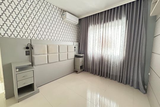 Suíte de apartamento para alugar com 2 quartos, 77m² em Barreiros, São José