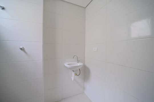 Banheiro de apartamento à venda com 2 quartos, 39m² em Parque Boturussu, São Paulo