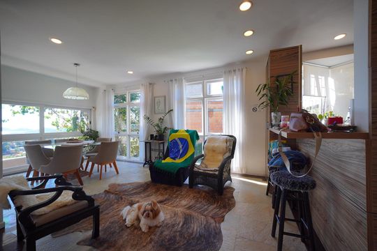 Casa para alugar com 3 quartos, 300m² em Centro, Florianópolis