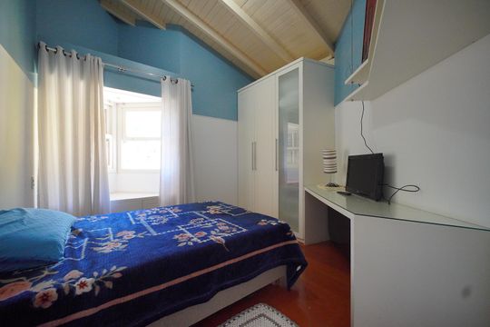 Quarto 2 de casa para alugar com 3 quartos, 300m² em Centro, Florianópolis