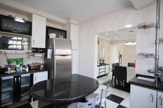 Cozinha de casa à venda com 4 quartos, 270m² em Rio Pequeno, São Paulo