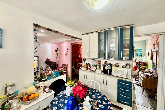 Cozinha  de apartamento à venda com 2 quartos, 48m² em Artur Alvim, São Paulo