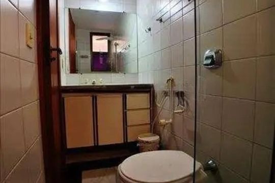Banheiro social de apartamento para alugar com 3 quartos, 130m² em Funcionários, Belo Horizonte