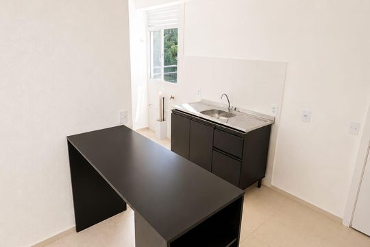 Sala/cozinha de apartamento para alugar com 2 quartos, 40m² em Várzea das Moças, Niterói
