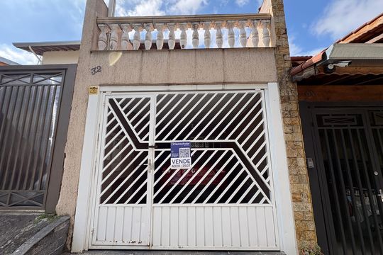 Fachada de casa à venda com 3 quartos, 107m² em Vila Cruz das Almas, São Paulo