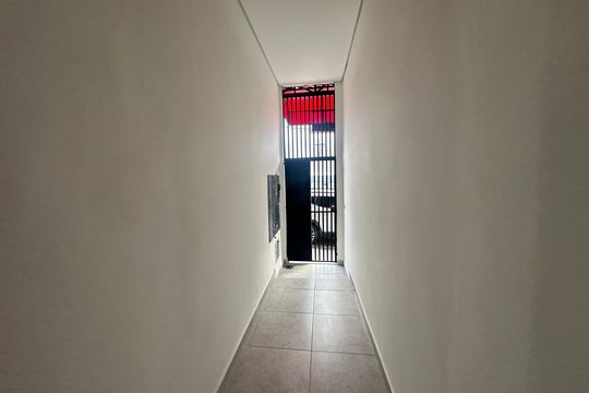 Entrada de casa para alugar com 3 quartos, 85m² em Jardim Silveira, Barueri