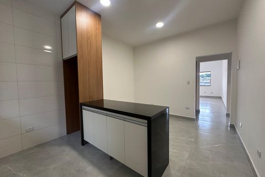 Cozinha de casa para alugar com 3 quartos, 85m² em Jardim Silveira, Barueri