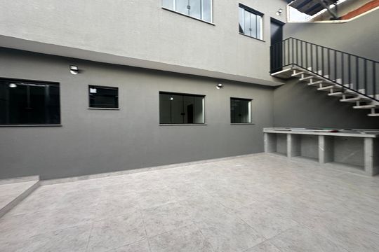 Quintal de casa para alugar com 3 quartos, 85m² em Jardim Silveira, Barueri