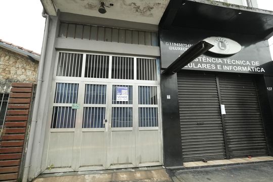 Fachada de casa à venda com 4 quartos, 205m² em Vila Guaraciaba, Santo André
