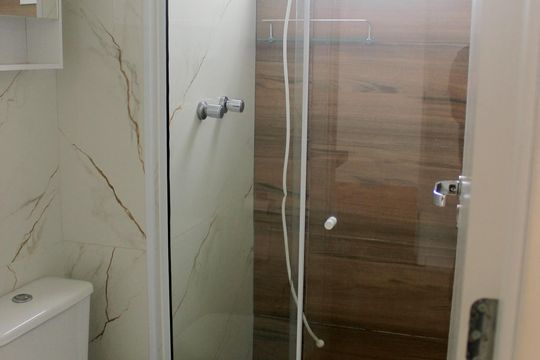 Banheiro de apartamento para alugar com 2 quartos, 42m² em Vila Rosalia, Guarulhos