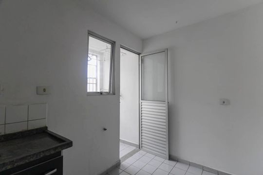 Cozinha de apartamento para alugar com 2 quartos, 60m² em Cidade Satelite Santa Barbara, São Paulo