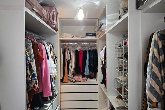 Closet de apartamento à venda com 1 quarto, 54m² em Setor Aeroporto, Goiânia