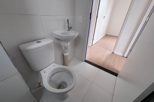 Banheiro de apartamento à venda com 2 quartos, 43m² em Vargem Pequena, Rio de Janeiro