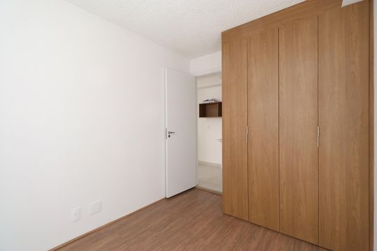 Quarto 1 de apartamento para alugar com 2 quartos, 34m² em Parque Industrial Tomas Edson, São Paulo