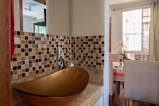Banheiro de apartamento à venda com 2 quartos, 44m² em Kennedy, Contagem