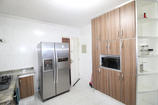 Cozinha de casa à venda com 3 quartos, 280m² em Vila Rosaria, São Paulo
