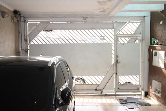 Garagem de casa à venda com 3 quartos, 280m² em Vila Rosaria, São Paulo