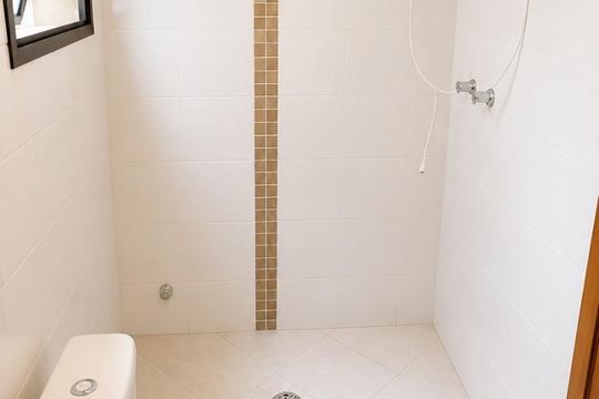 Banheiro de apartamento para alugar com 2 quartos, 67m² em Centro, Viamão