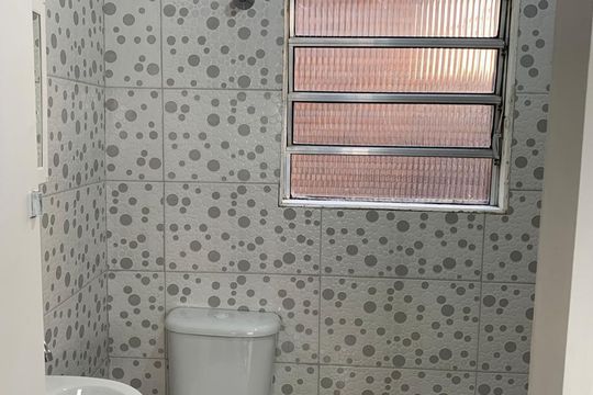 Banheiro de casa para alugar com 3 quartos, 212m² em Jardim Presidente Dutra, Guarulhos