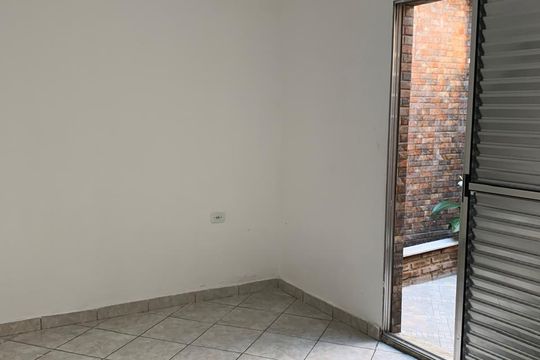 Quarto de casa para alugar com 3 quartos, 212m² em Jardim Presidente Dutra, Guarulhos