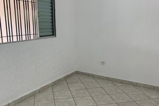Quarto de casa para alugar com 3 quartos, 212m² em Jardim Presidente Dutra, Guarulhos