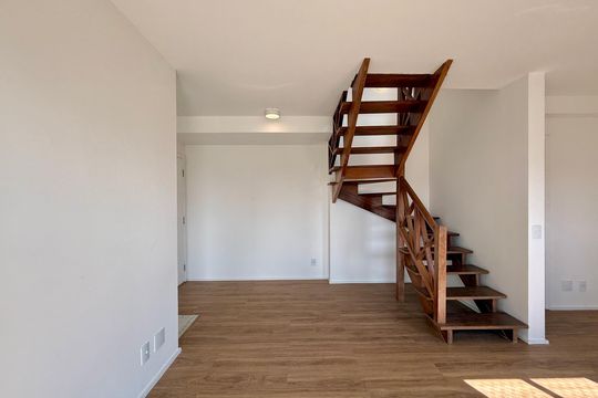 Sala  de apartamento à venda com 2 quartos, 76m² em Santo Amaro, São Paulo