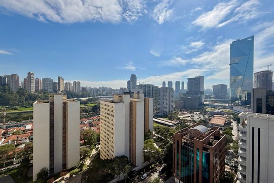 Vista de apartamento à venda com 2 quartos, 76m² em Santo Amaro, São Paulo