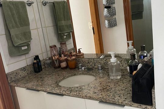 Banheiro de apartamento à venda com 1 quarto, 66m² em Copacabana, Rio de Janeiro