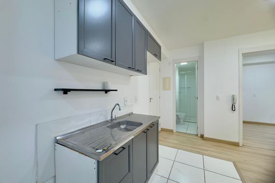 Cozinha de apartamento para alugar com 2 quartos, 38m² em Vila das Bandeiras, Guarulhos