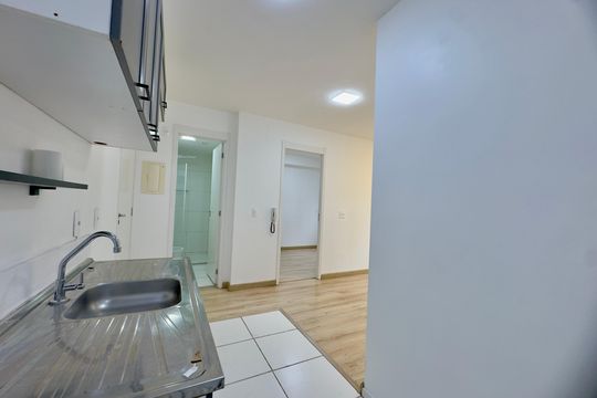 Cozinha de apartamento para alugar com 2 quartos, 38m² em Vila das Bandeiras, Guarulhos