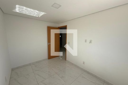 Quarto 1 de apartamento para alugar com 2 quartos, 54m² em Colônia Agrícola Samambaia, Brasília