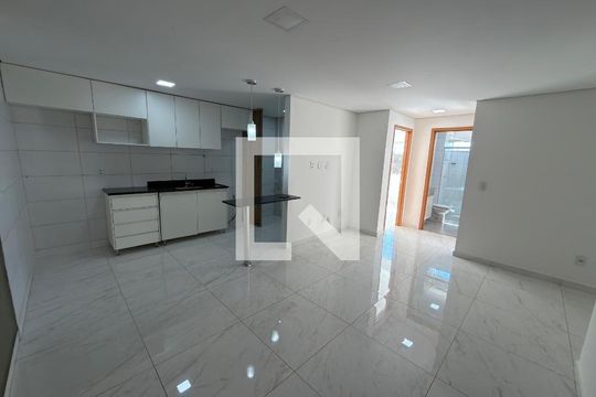 Apartamento para alugar com 2 quartos, 54m² em Colônia Agrícola Samambaia, Brasília