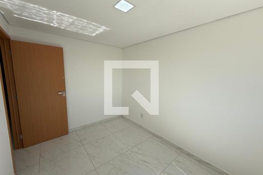 Quarto 1 de apartamento para alugar com 2 quartos, 54m² em Colônia Agrícola Samambaia, Brasília