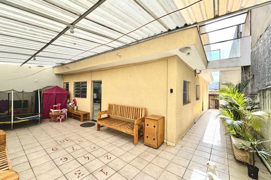 Quintal de casa para alugar com 3 quartos, 120m² em Jardim Lajeado, Ferraz de Vasconcelos