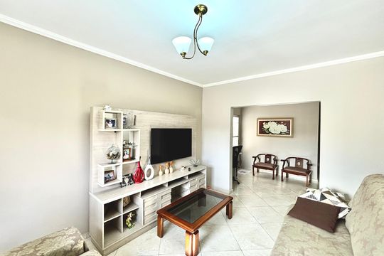 Casa para alugar com 3 quartos, 120m² em Jardim Lajeado, Ferraz de Vasconcelos