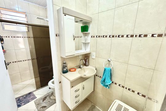 Banheiro 1 de casa para alugar com 3 quartos, 120m² em Jardim Lajeado, Ferraz de Vasconcelos