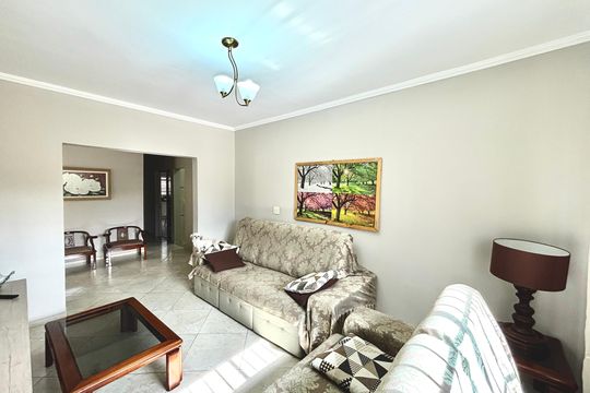 Sala de casa para alugar com 3 quartos, 120m² em Jardim Lajeado, Ferraz de Vasconcelos