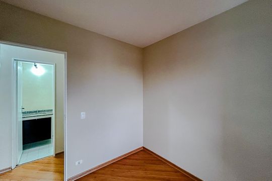 Quarto 2 de apartamento para alugar com 3 quartos, 75m² em Vila Carlos de Campos, São Paulo