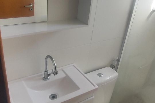 Banheiro de apartamento para alugar com 2 quartos, 50m² em Recreio dos Bandeirantes, Rio de Janeiro