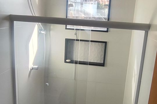 Banheiro de apartamento para alugar com 2 quartos, 50m² em Recreio dos Bandeirantes, Rio de Janeiro