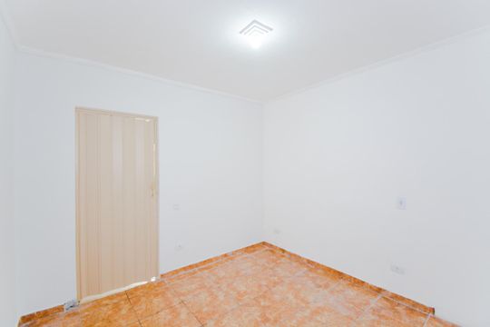 Quarto 2 de casa para alugar com 2 quartos, 60m² em Jardim Scyntila, Guarulhos