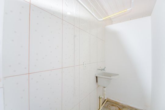 Área de Serviço de casa para alugar com 2 quartos, 60m² em Jardim Scyntila, Guarulhos