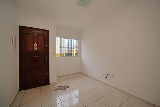 Sala de casa de condomínio para alugar com 2 quartos, 60m² em Vila Ré, São Paulo