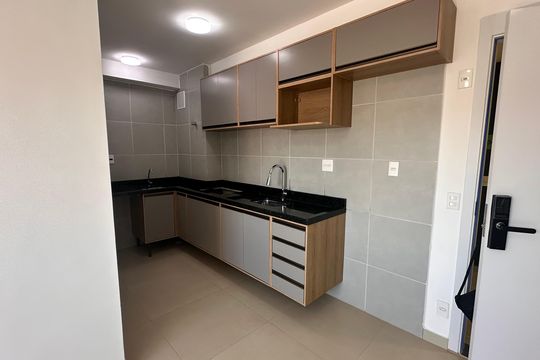 Sala/cozinha de apartamento à venda com 2 quartos, 38m² em Jardim São Luís, São Paulo