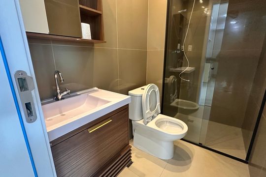 Banheiro social de apartamento para alugar com 2 quartos, 38m² em Jardim São Luís, São Paulo
