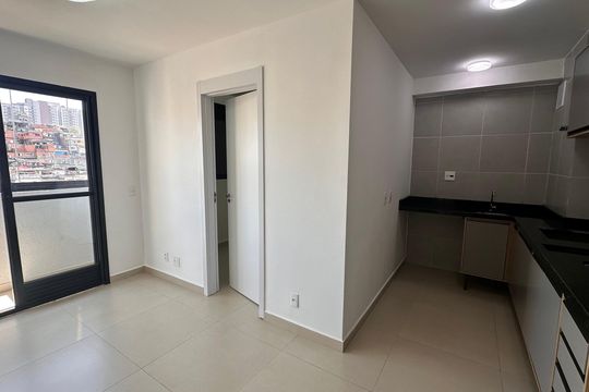 Sala/cozinha de apartamento à venda com 2 quartos, 38m² em Jardim São Luís, São Paulo